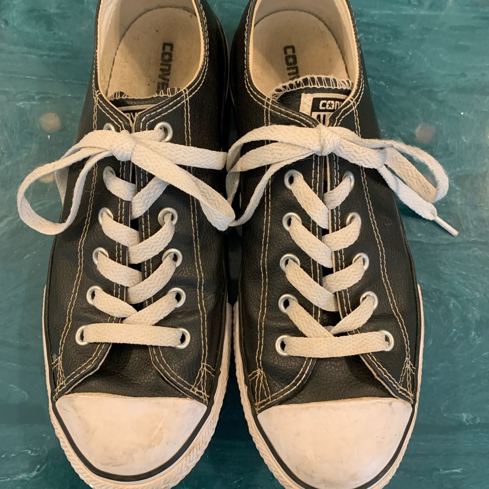 Black leather Converse size 5